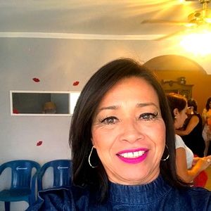 Meet your Posher, Gloria